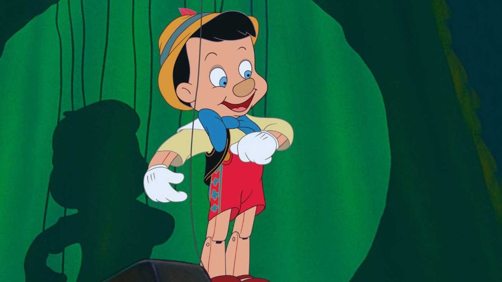 Pinocchio (1940). Film de animație clasic Disney, film atemporal îndrăgit, scene memorabile precum nasul lui Pinocchio, căutarea lui Pinocchio de a deveni real